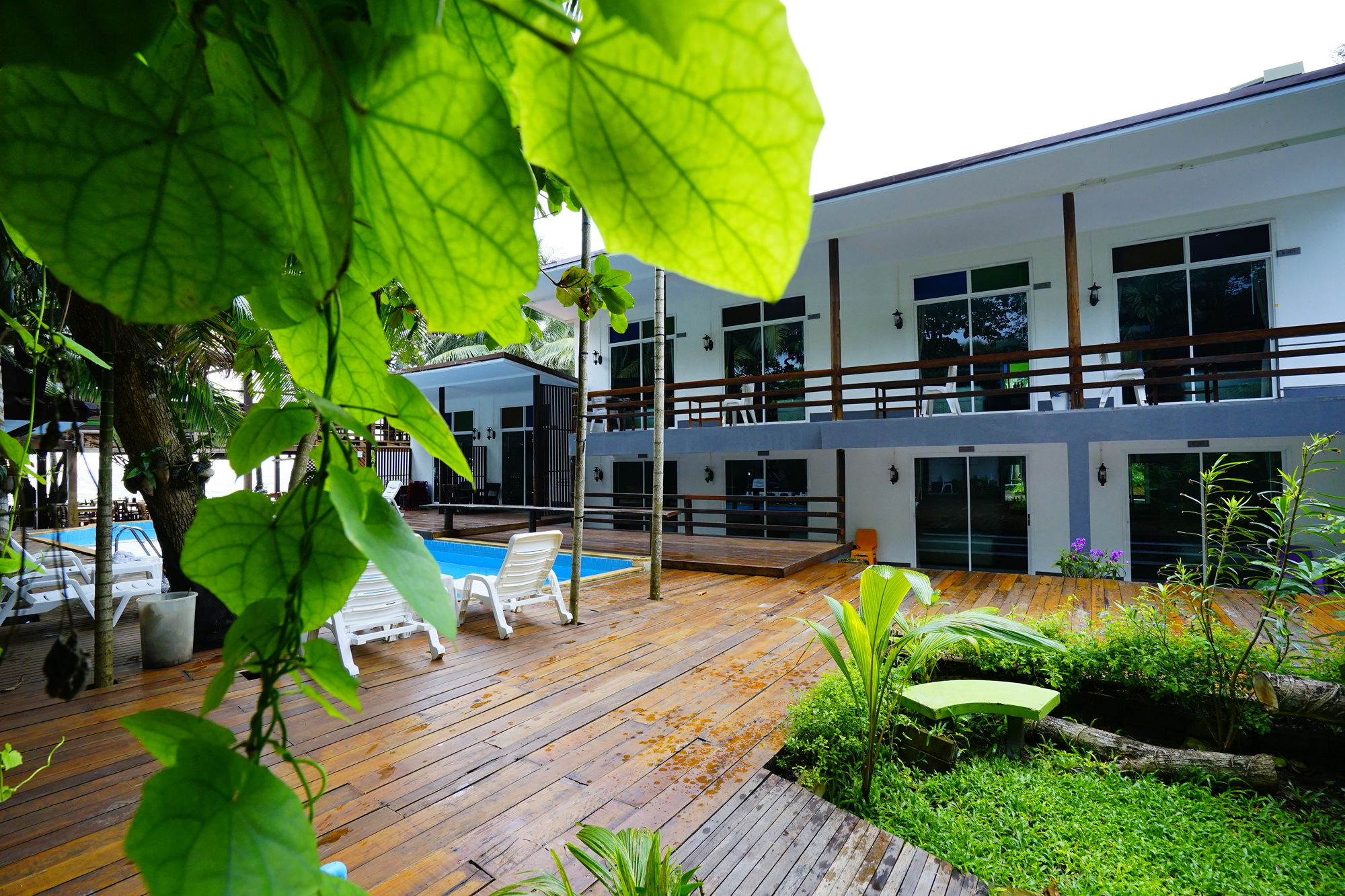 Фото Apple Beachfront Resort