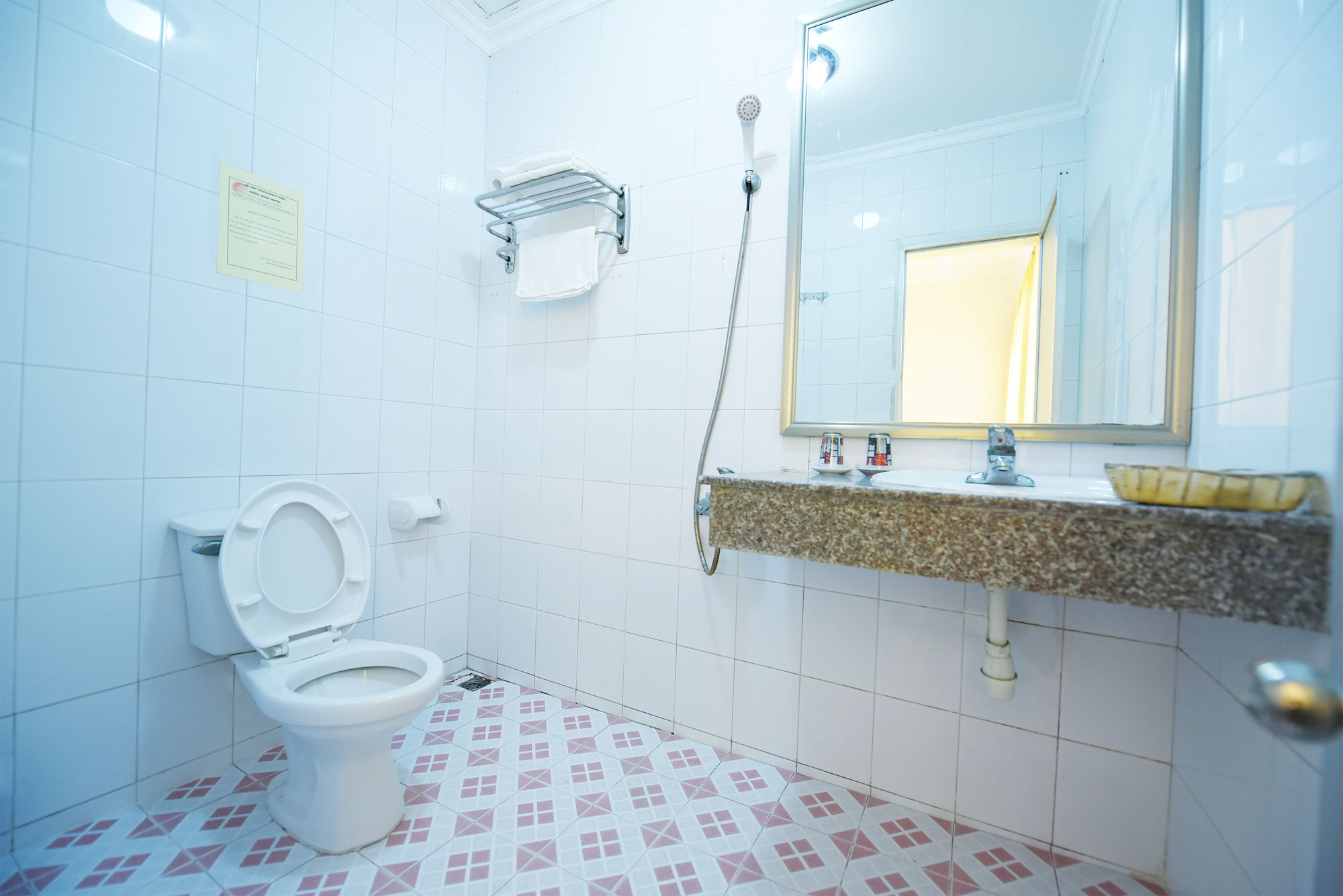 Фото Gieng Ngoc Hotel