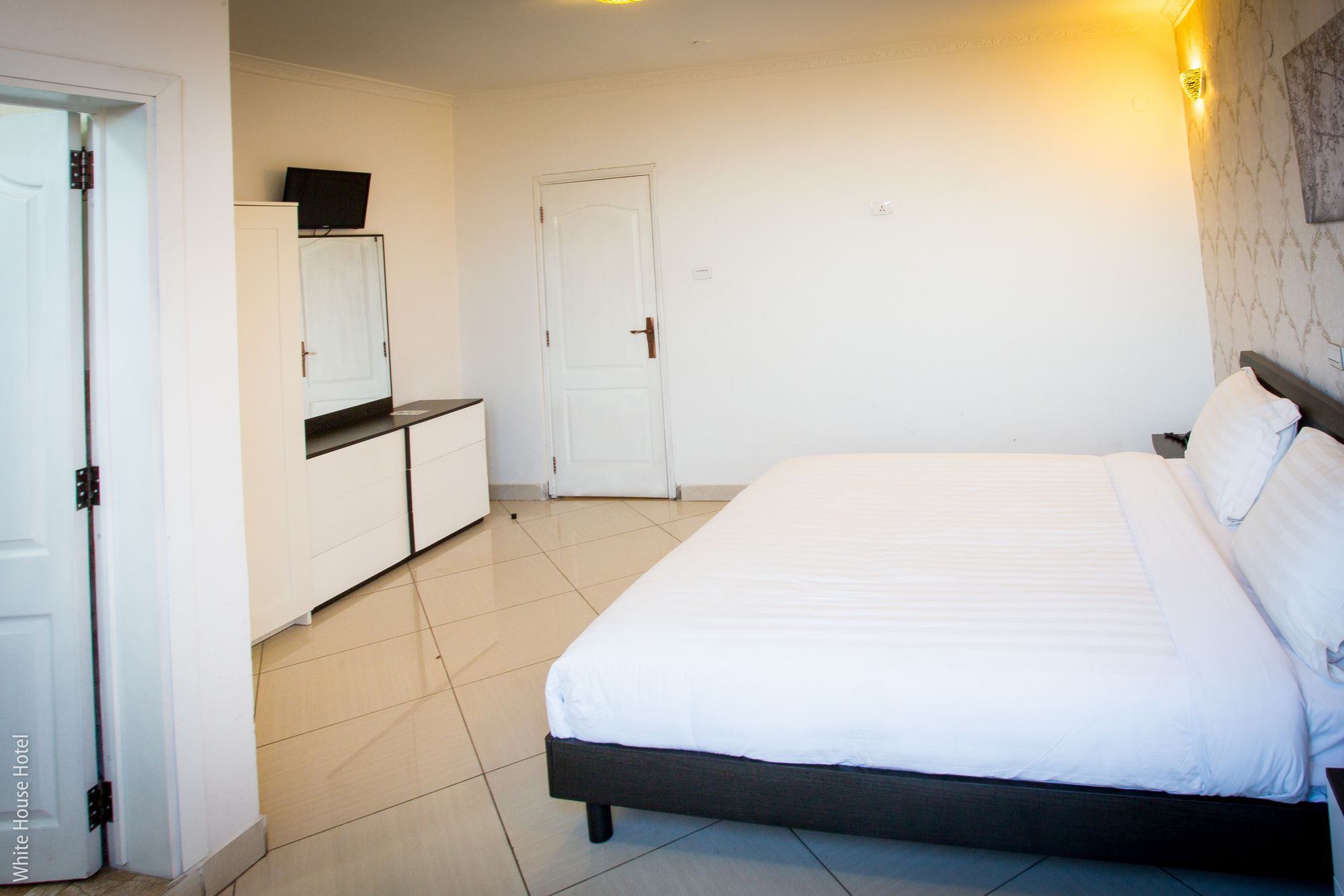 Фото White House Addis Hotel