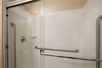 Фото Days Inn & Suites by Wyndham Winnipeg Airport Manitoba