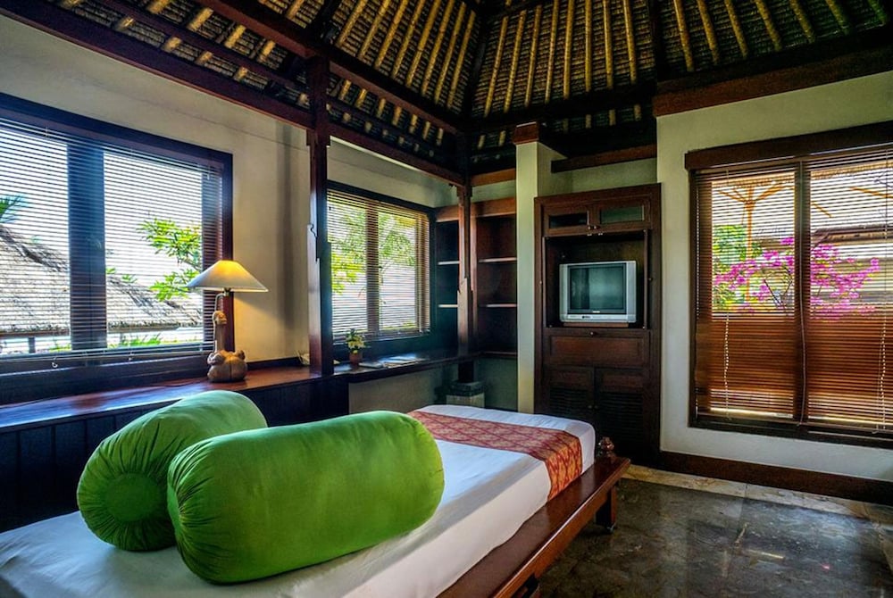 Фото Grand Balisani Suites