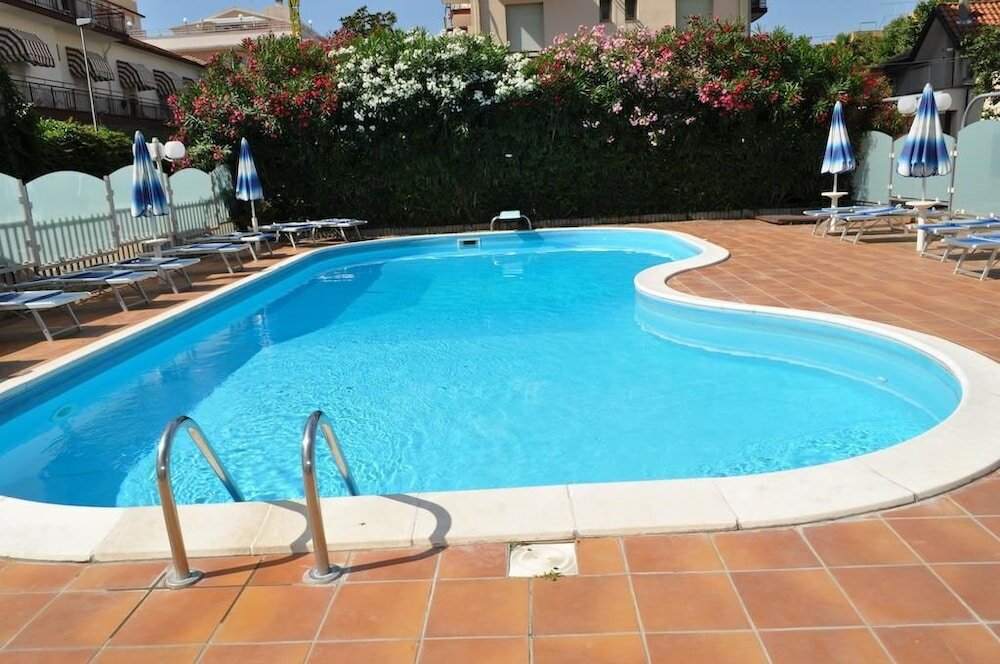 Фото Hotel Gaston