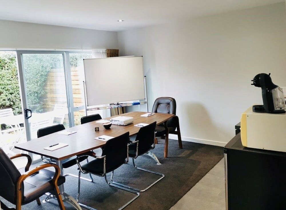 Фото Airport Delta Motel