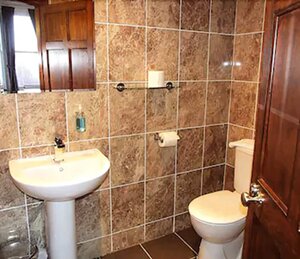 Гостиница Edinburghhouse Hotel