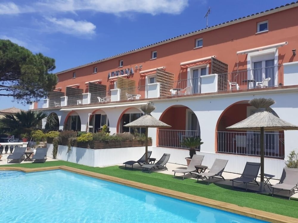 Фото Hotel Athéna