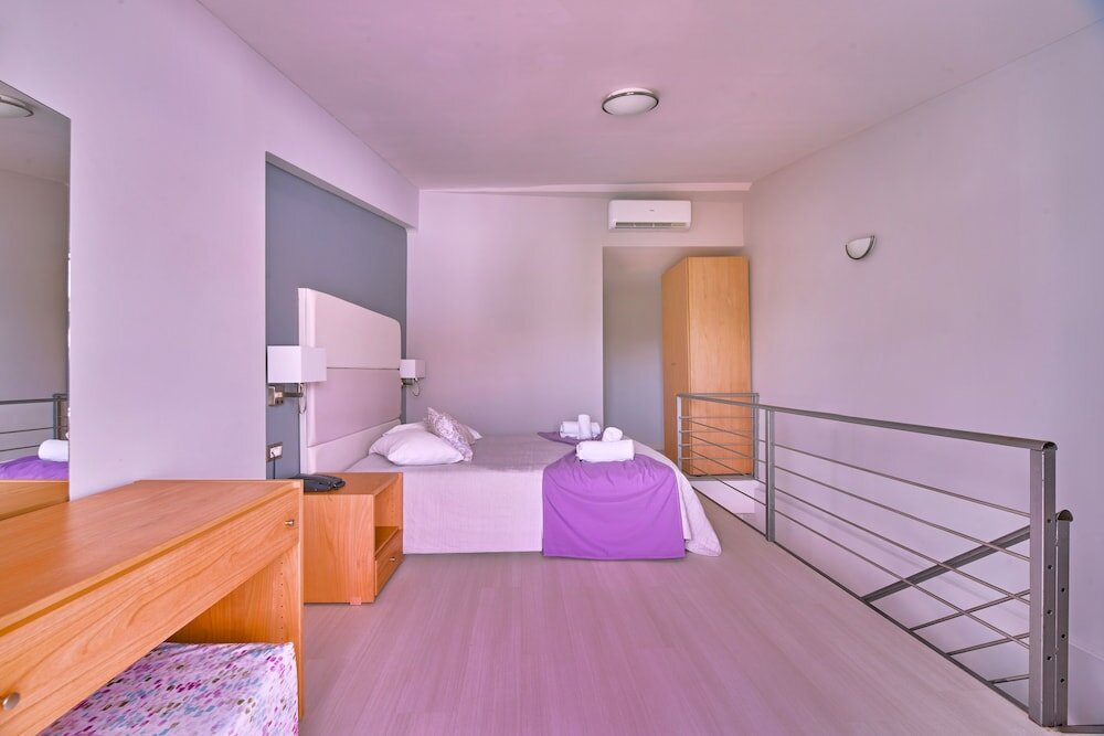 Фото Sunrise Village Hotel