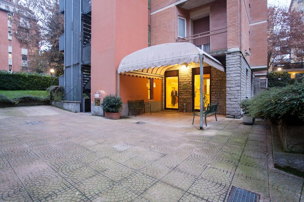 Фото iH Aparthotel Milano Argonne Park