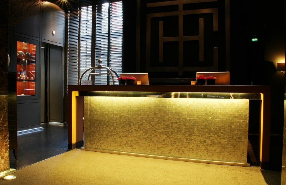 Фото The College Hotel