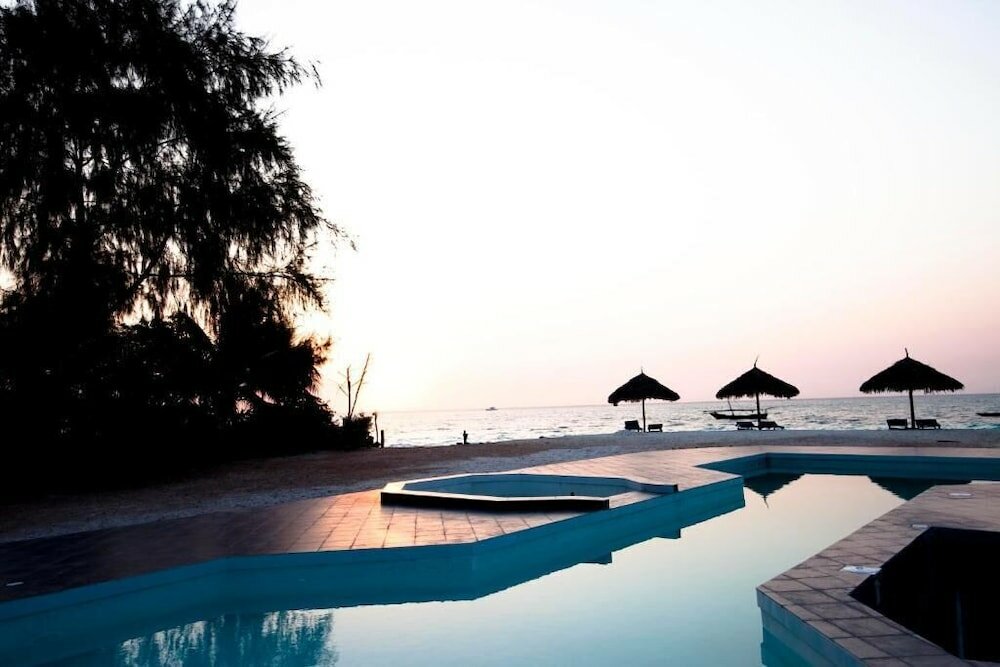 Фото Smiles Beach Hotel