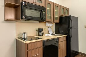 Гостиница Candlewood Suites Fort Myers Sanibel Gateway, an Ihg Hotel
