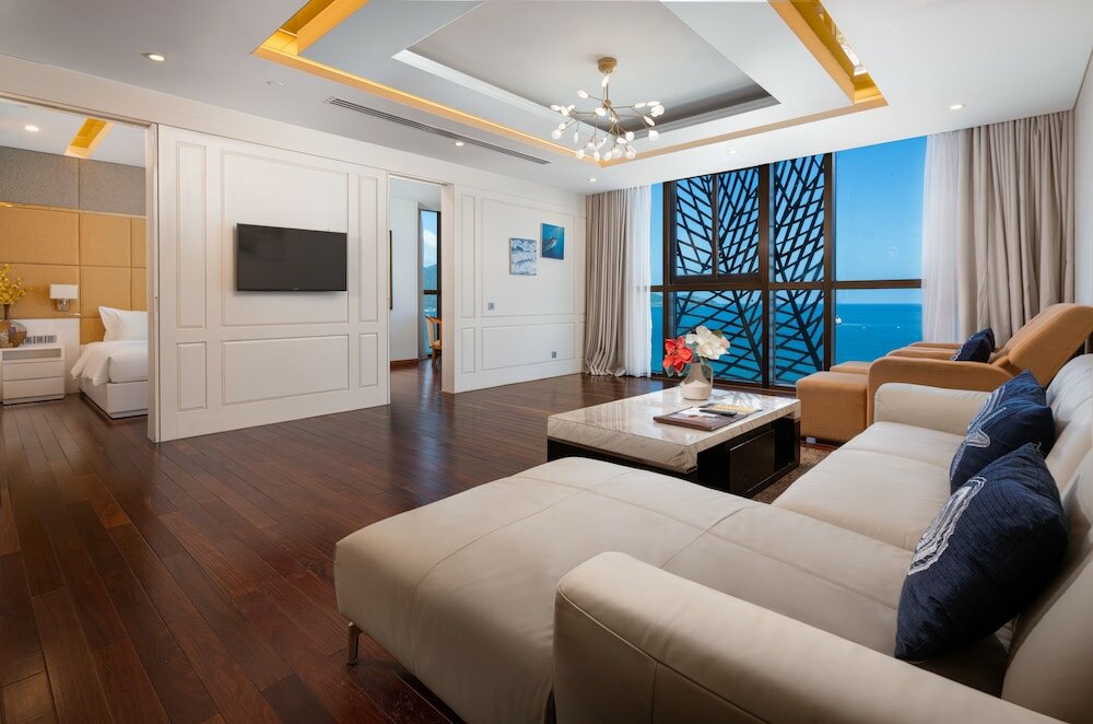 Фото Mandila Beach Hotel DaNang