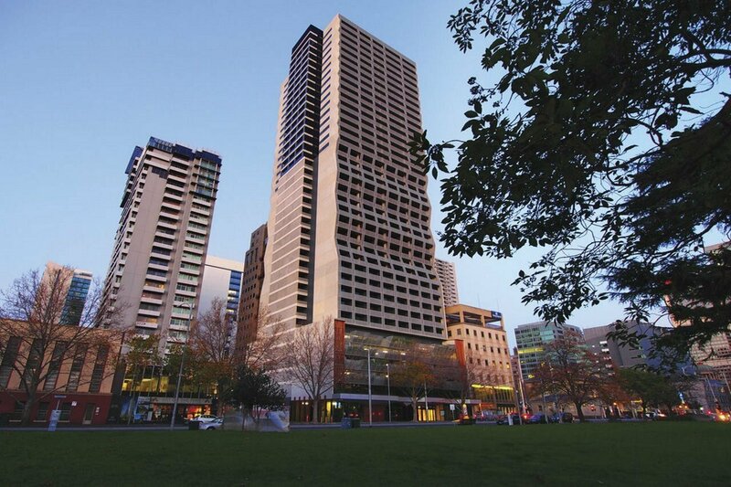 Апартаменты Oaks Melbourne on William Suites в Мельбурне