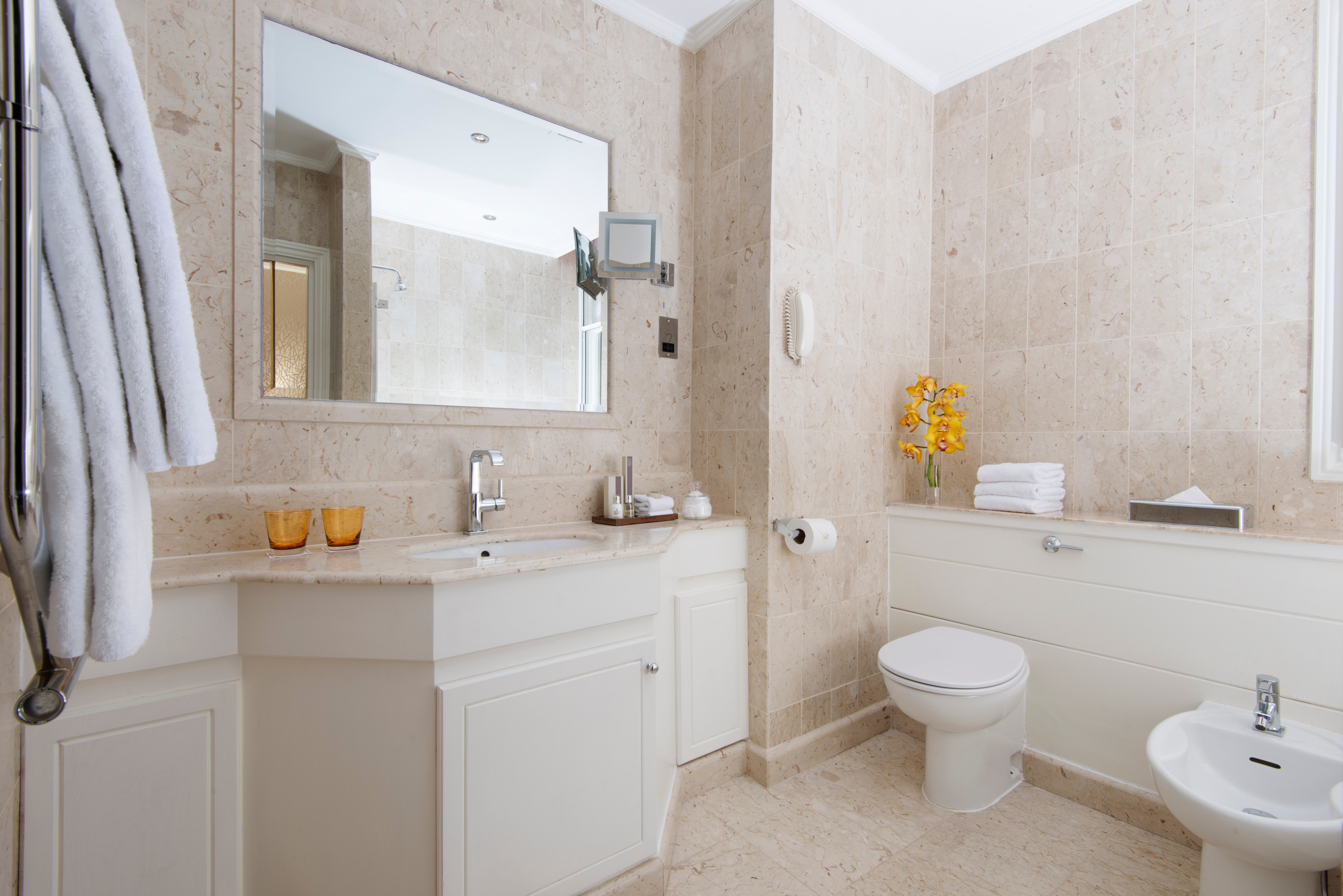 Фото Taj 51 Buckingham Gate, Suites and Residences