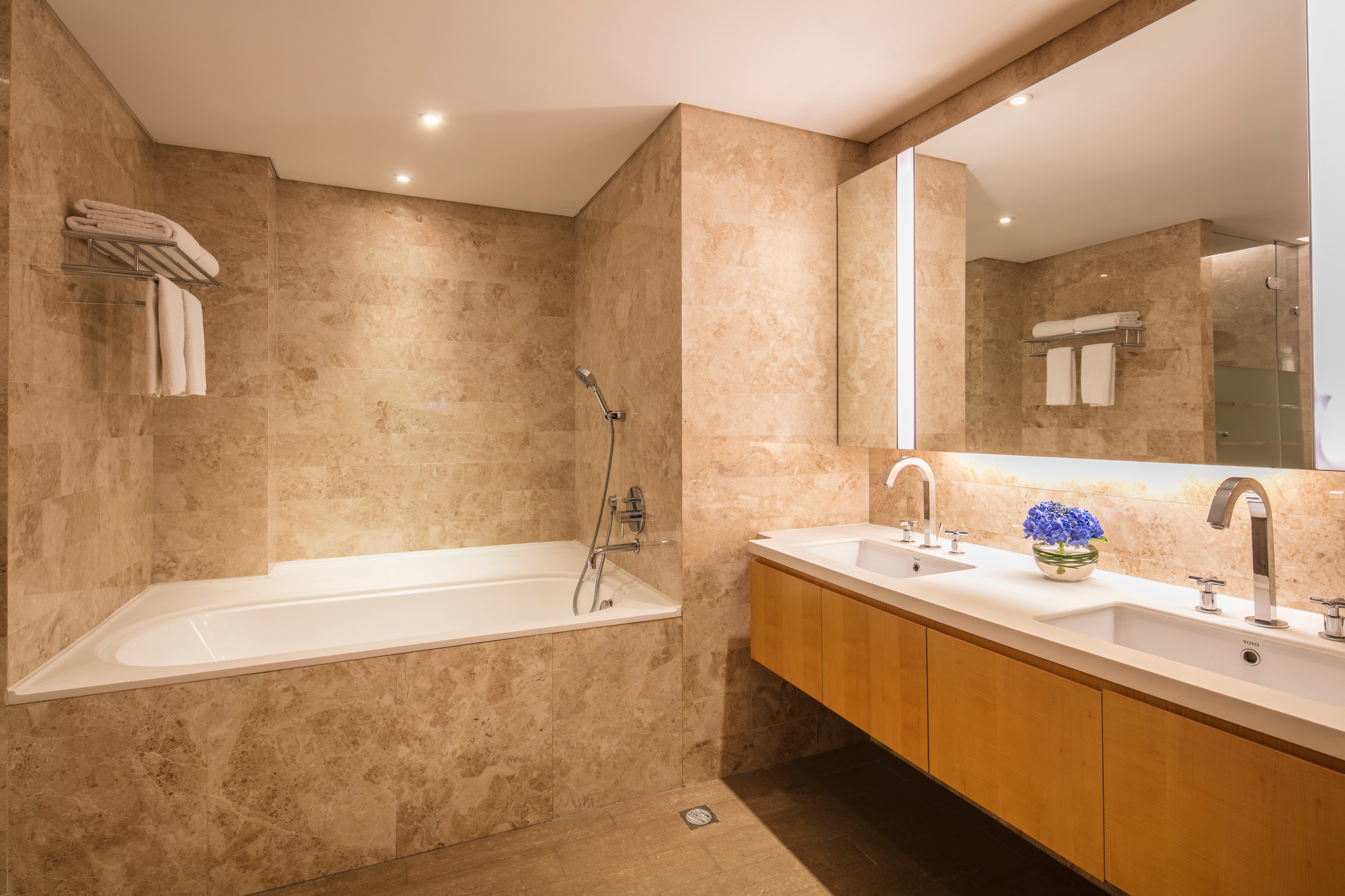 Фото Ascott Raffles City Beijing