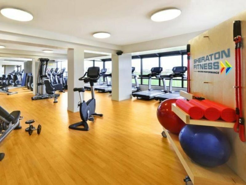 Фото Sheraton Montreal Airport Hotel