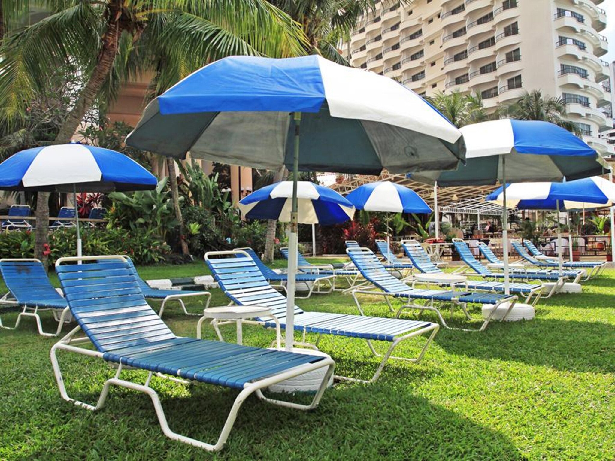 Фото Rainbow Paradise Beach Resort