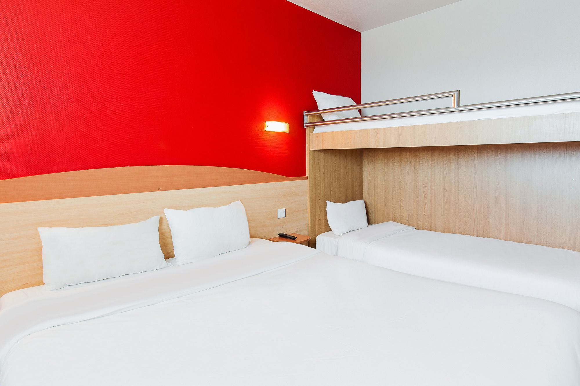 Фото B&b Hotel Pau Lescar