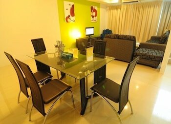 Фото D'Embassy Serviced Residence Suites