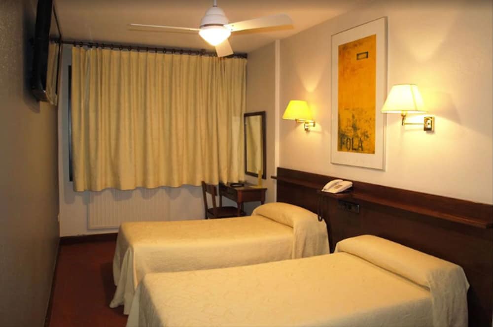 Фото Hotel Ibiltze