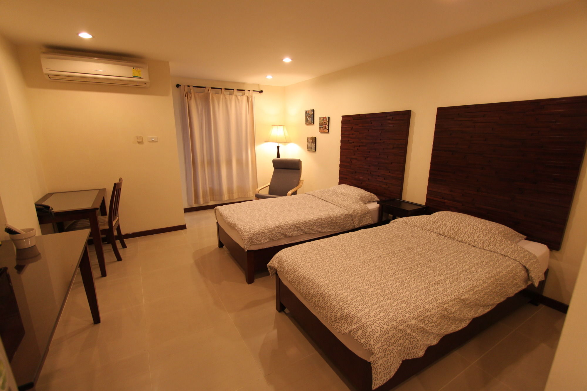 Фото The Royal Bee Apart Hotel