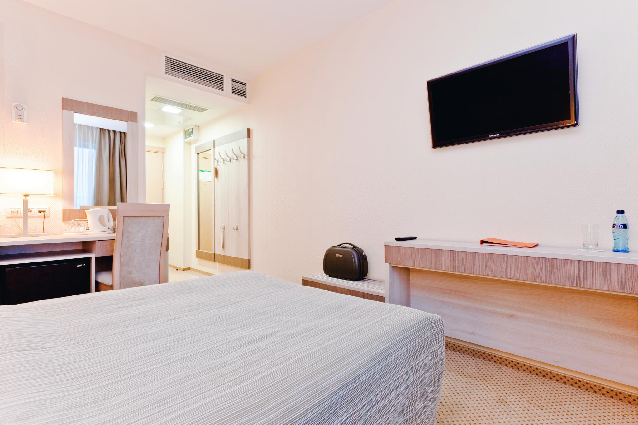 Фото East Gate Hotel