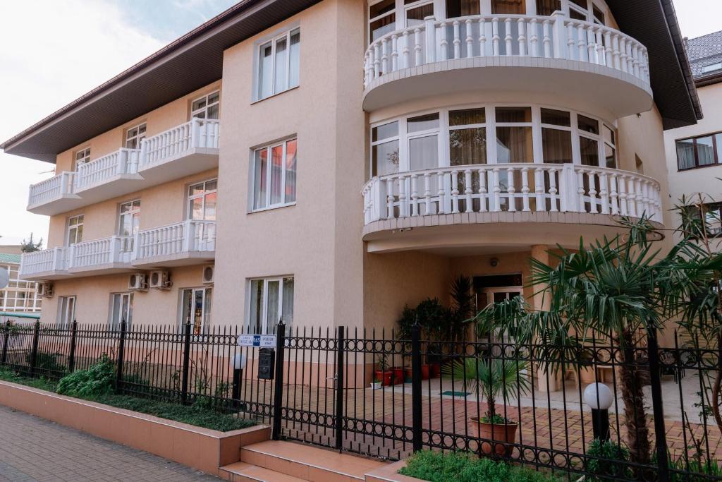 Фото отеля 1