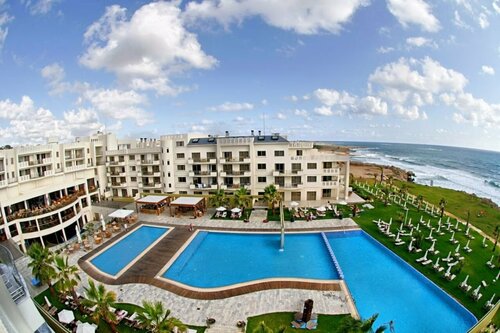 Внешний вид отеля Capital Coast Resort & SPA в Пафосе (город), фото 1