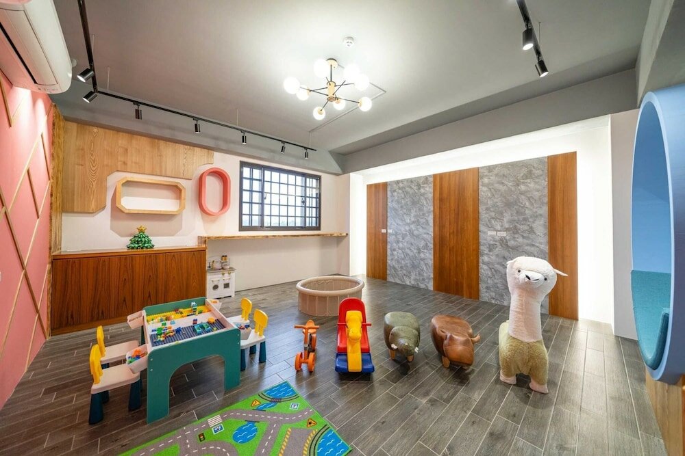 Фото Young Villa