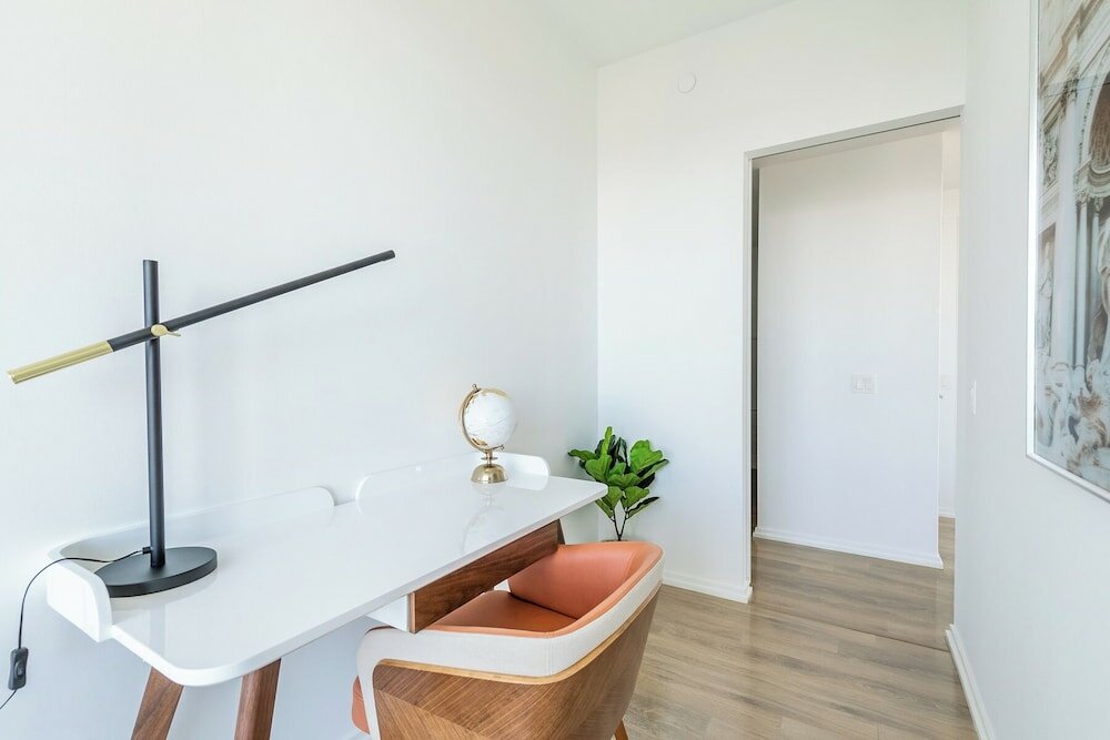 Фото Bonvoy Suites Eaton Centre