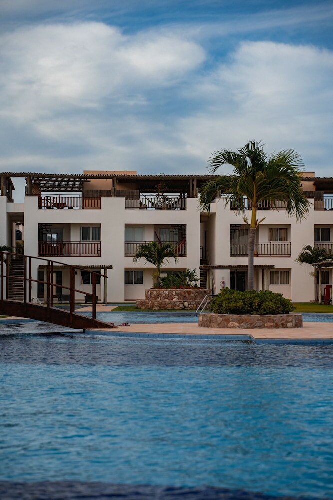 Фото Apto térreo com varanda para piscina