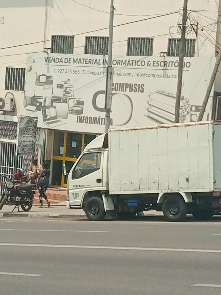 Computer store Compusis, Loanda, photo