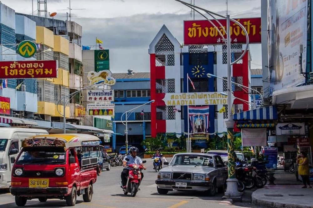 Фото The Train Hotel Hatyai