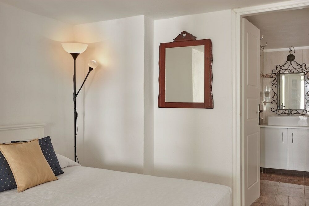 Фото Ayoba Santorini