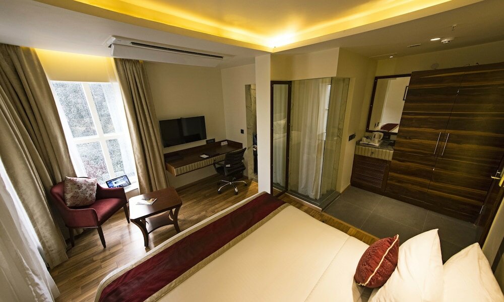 Фото Connaught Royale