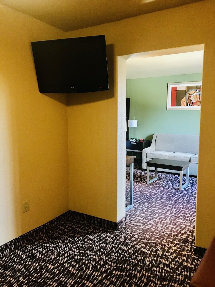 Фото Best Western Plus The Woodlands