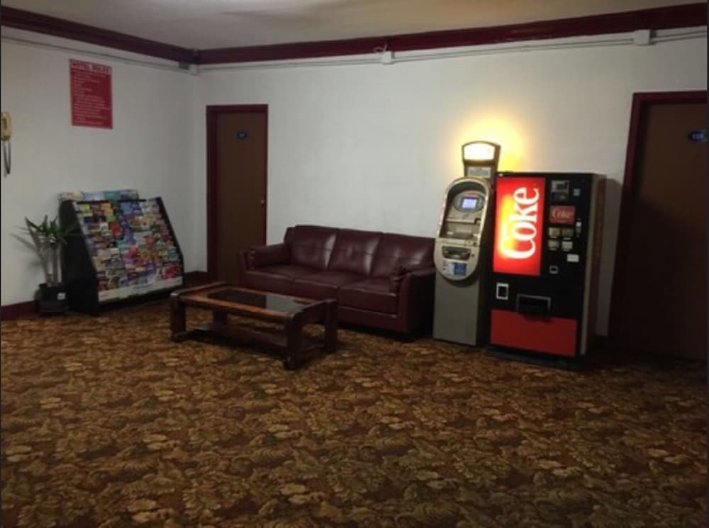 Фото Hollywood Roxy Hotel