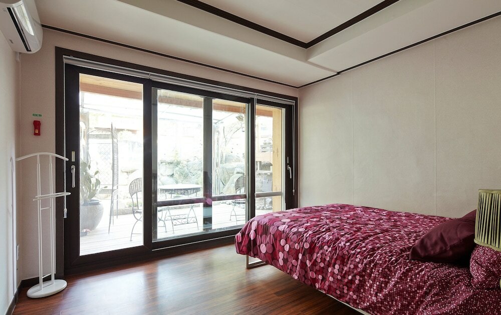 Фото Jiwoljang Guest House