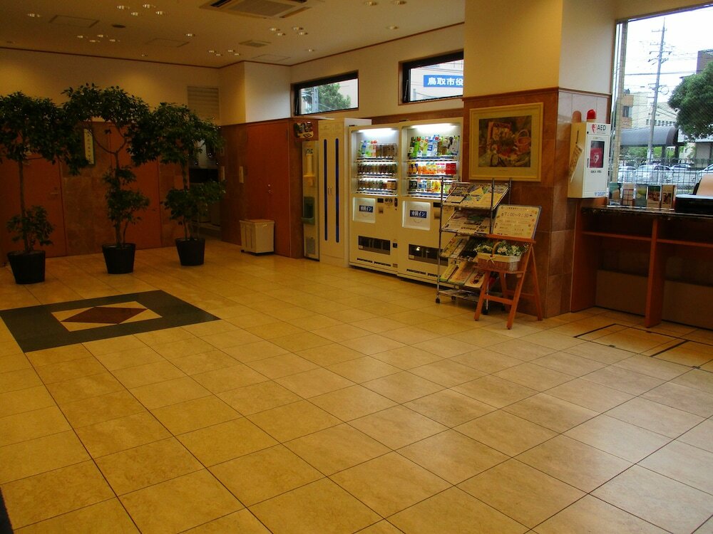 Фото Toyoko Inn Tottori-Eki Minami-Guchi