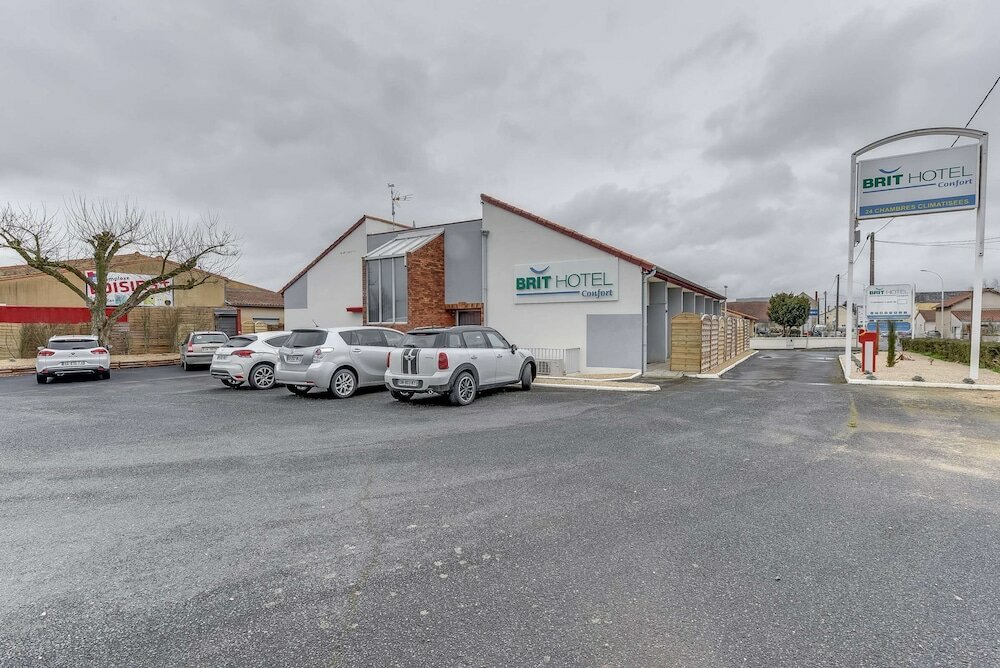 Фото The Originals Access, Hôtel Thouars