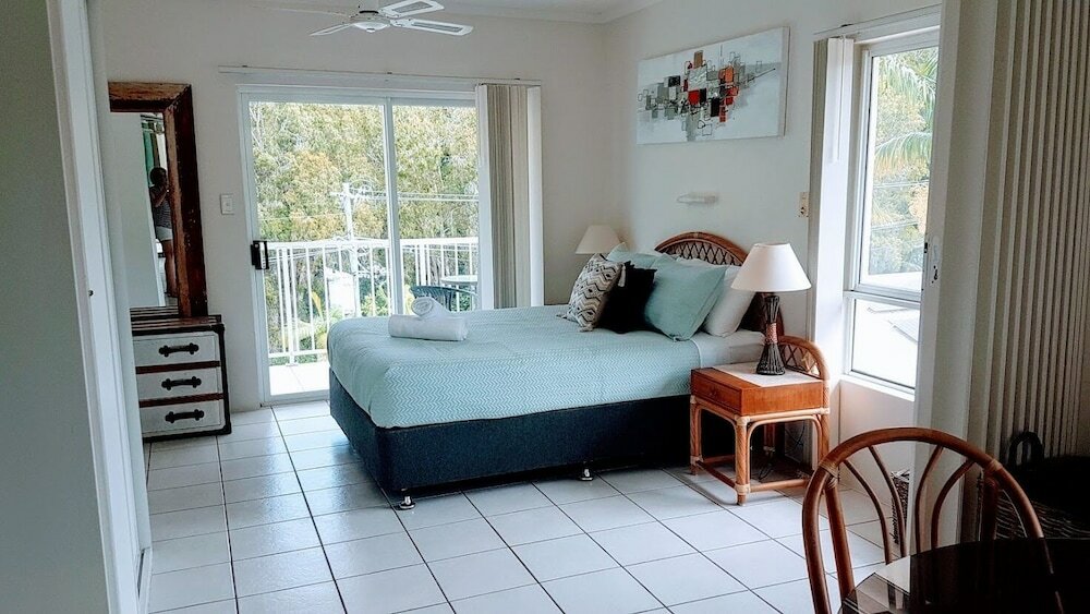 Фото Golden Sands Beachfront Apartment Resort