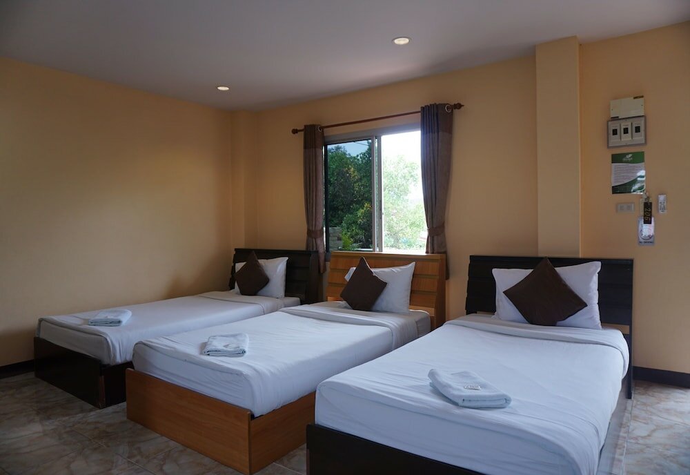 Фото Phoemphoon 2 Hotel