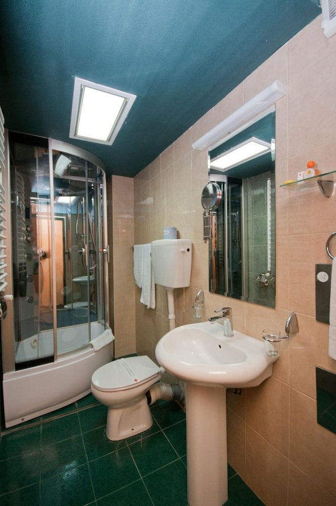 Фото Hotel Kerber Podgorica