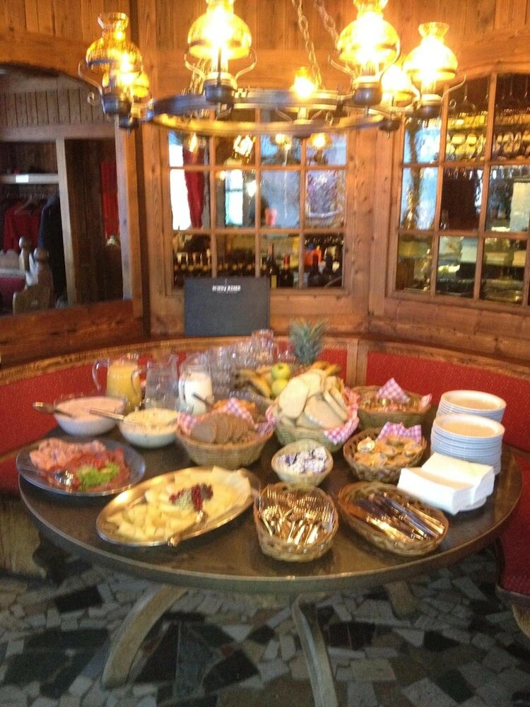 Фото Hotel Schwarzsee