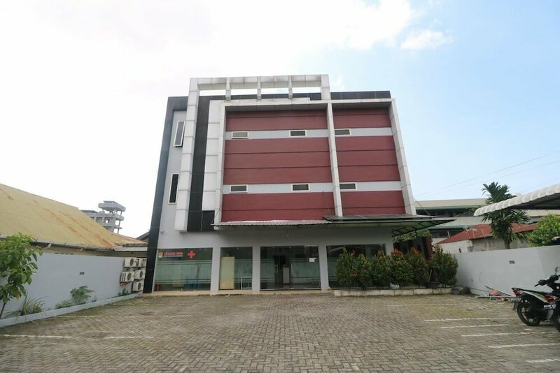Гостиница RedDoorz @ Jalan Krakatau Medan