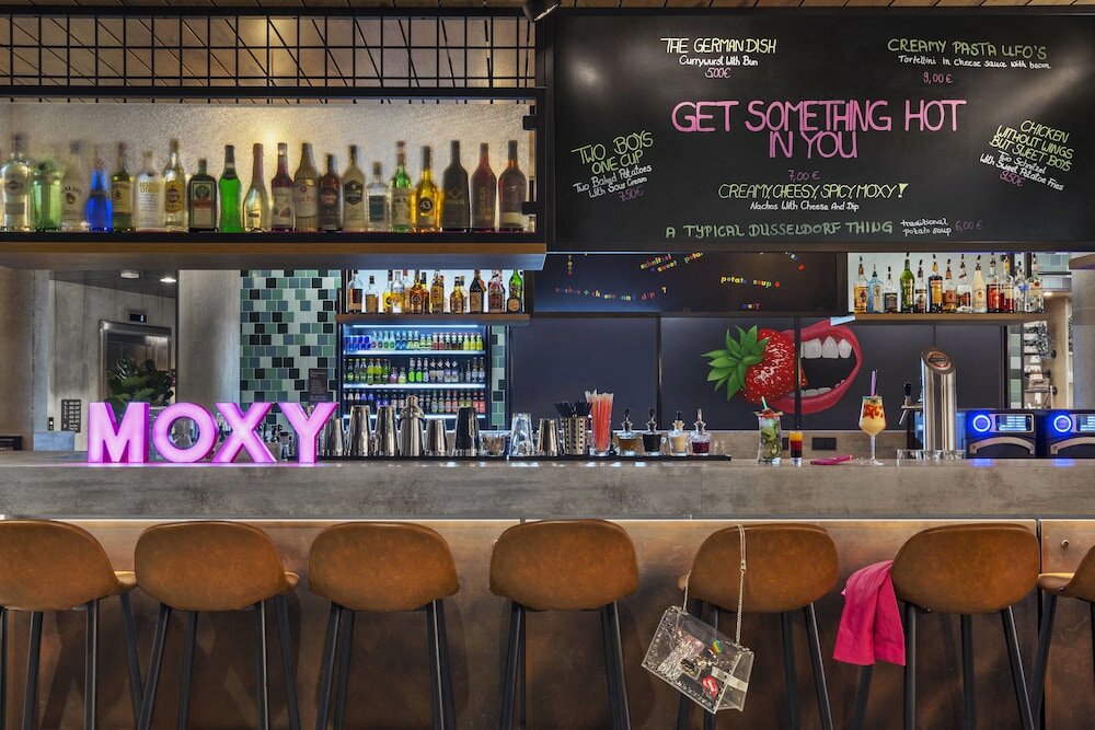 Фото Moxy Duesseldorf South