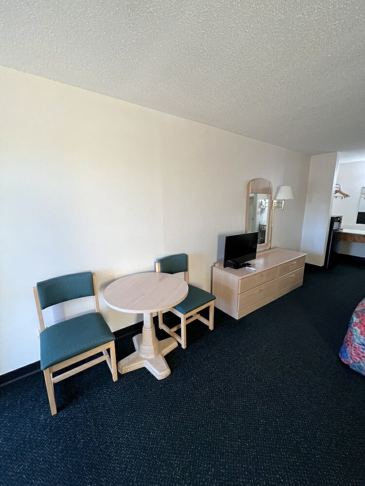 Фото Garden Inn & Suites