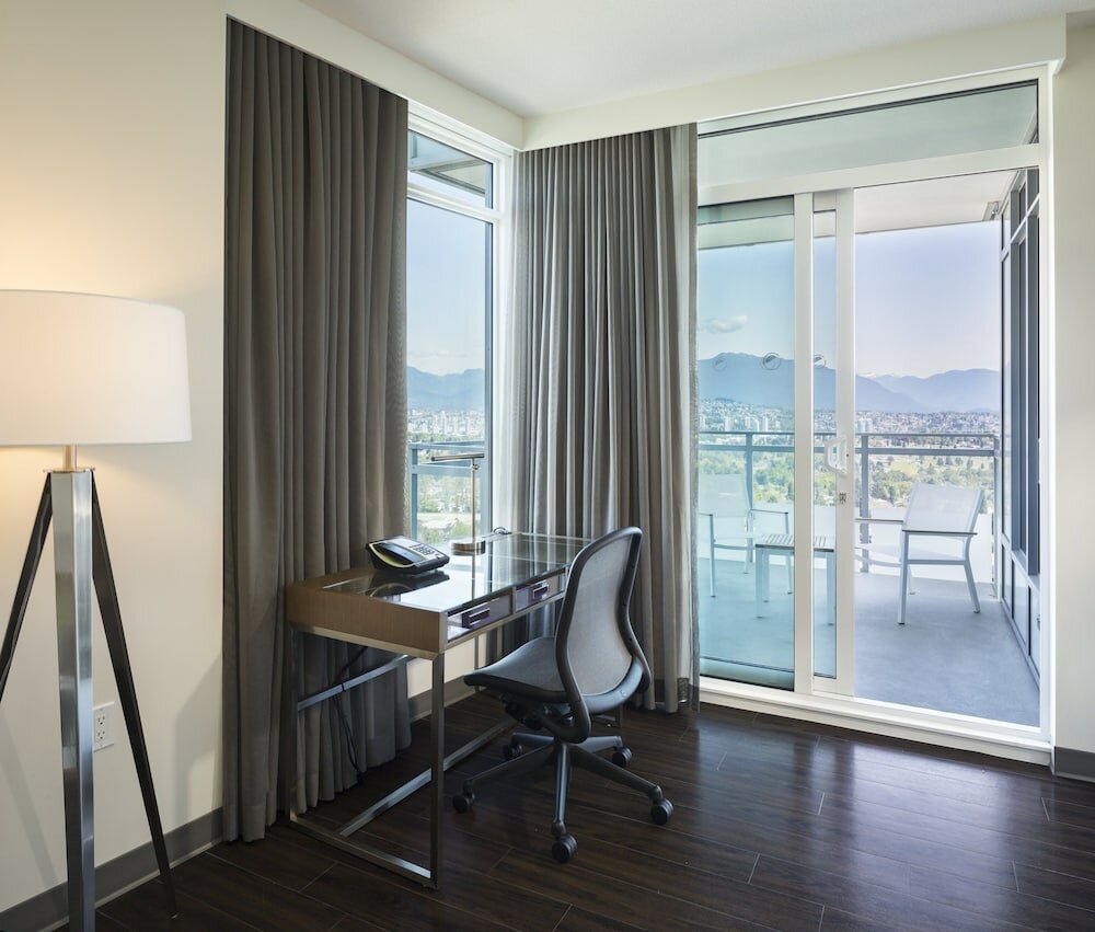 Фото Element Vancouver Metrotown