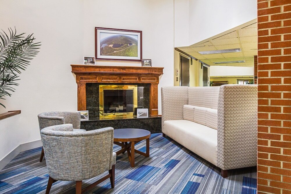 Фото Quality Inn & Suites