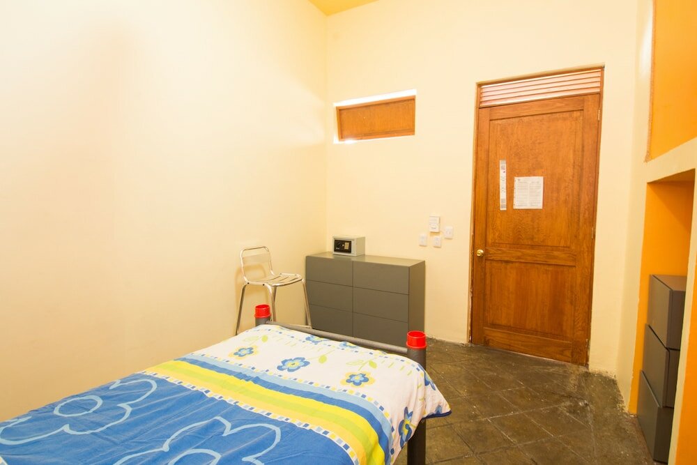 Фото Hostal Amigo