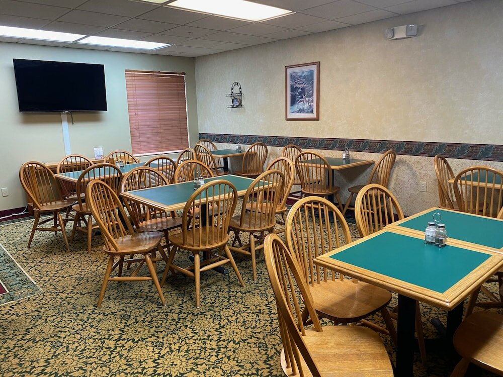 Фото Hometown Inn